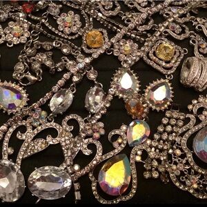 4 LBs vintage Costume gold silver Jewelry Lot~ Signed & Unsigned All Wearable